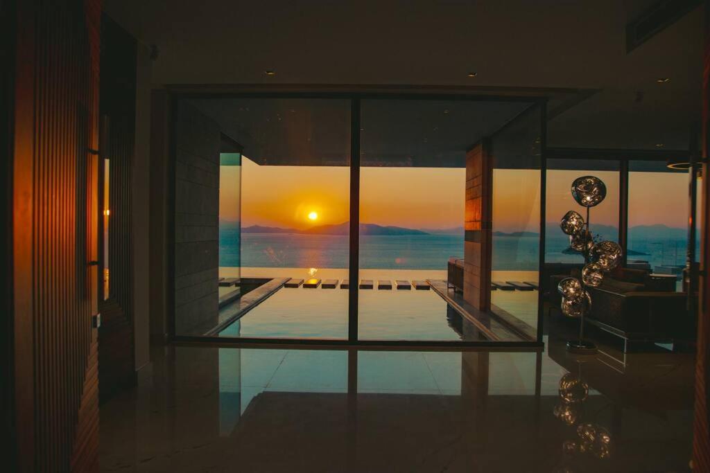 Lamia Villa