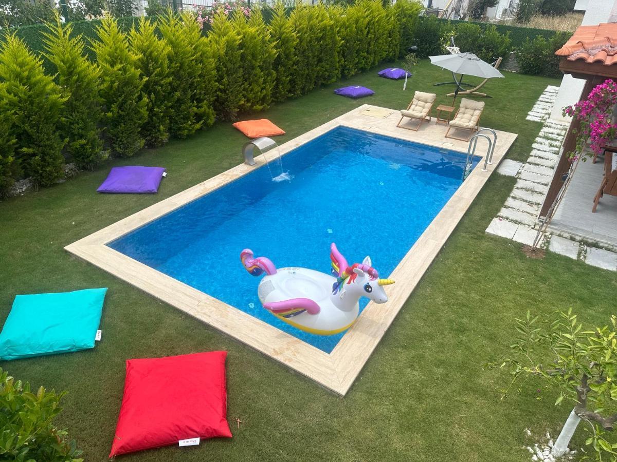 Guemuesluekte Havuzlu-bahceli-3 Yatak Odali Muestakil Villa Bodrum