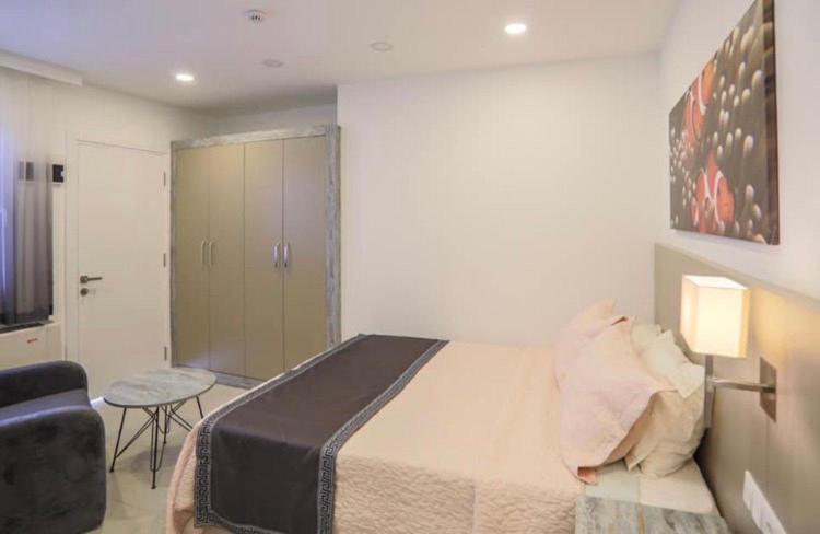 Queen Victoria Suit Apart Aparthotel *