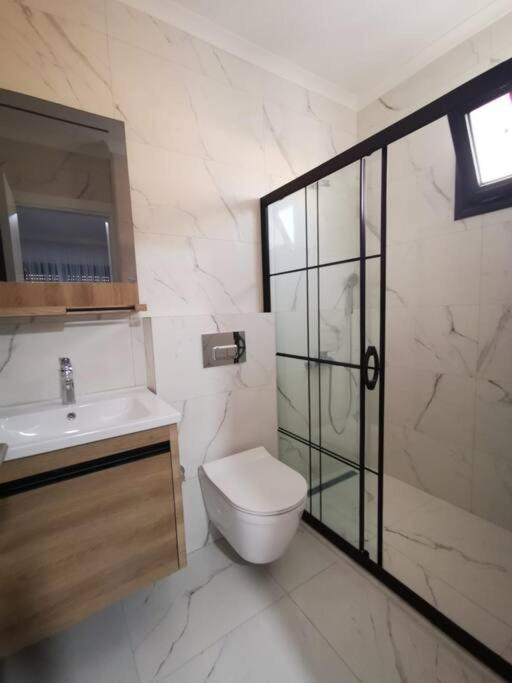 Brand New 2 Bedroom Garden Floor Flat With Pool B1 Appartement *