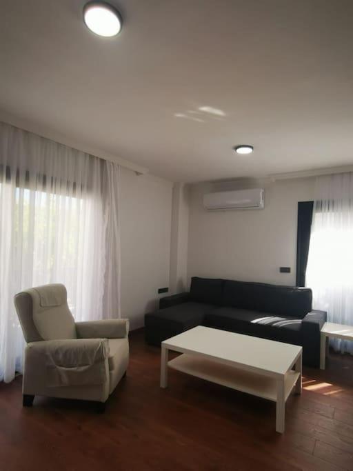 Brand New 2 Bedroom Garden Floor Flat With Pool B1 Appartement *
