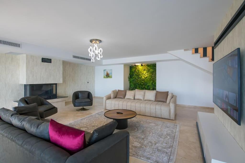 Front Super Boss 2 * Bodrum