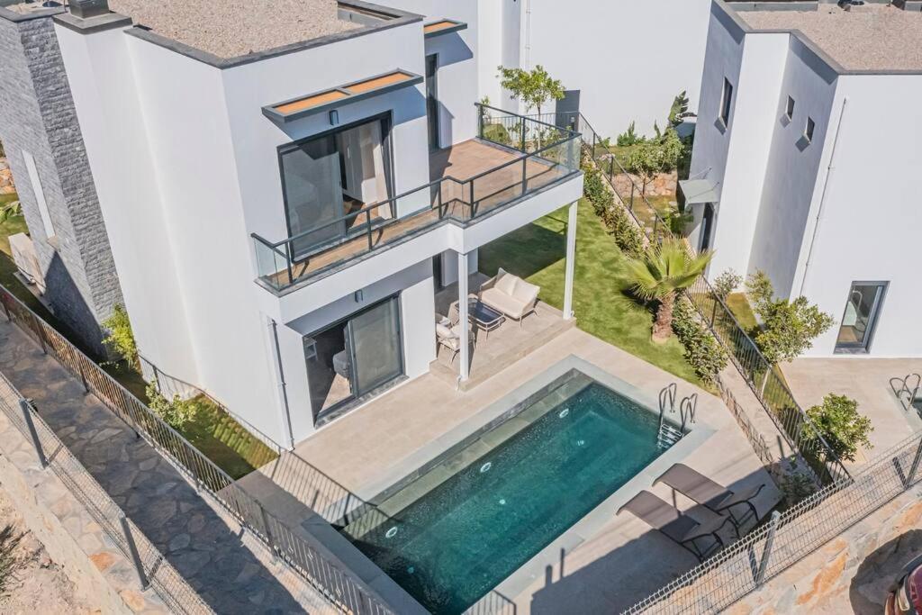 Al Mare 2; Koyunbaba'da Oezel Havuzlu Villa *