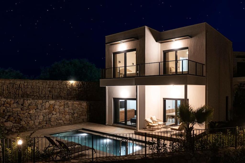 Villa Al Mare 2; Koyunbaba'da Oezel Havuzlu Bodrum