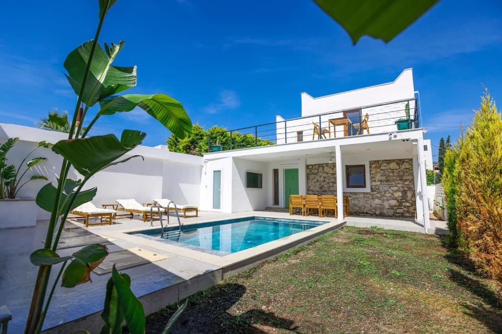 Pousada Traditional Seaside Stone With Private Pool Bodrum