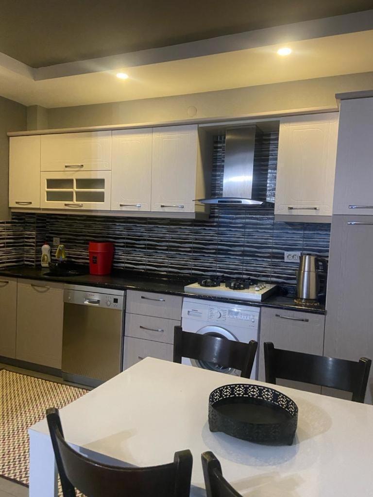 Deniz Manzarali Full Esyali Apartment Bodrum