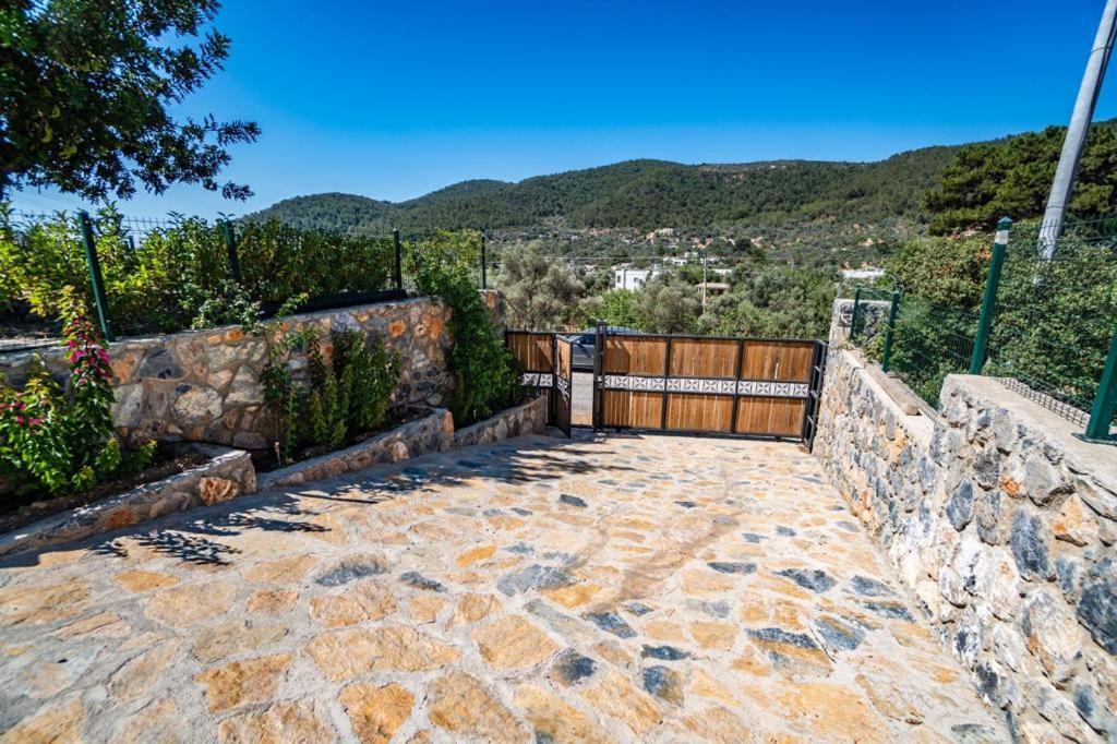 Holiday home Kizilagacta Oezel Havuzlu Genis Bahceli Lueks *