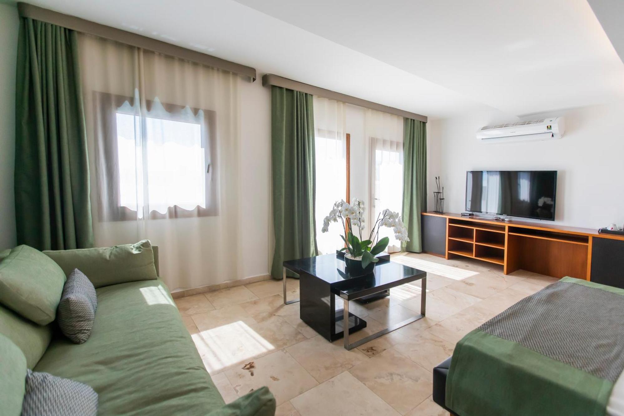 Otel Manastir &
