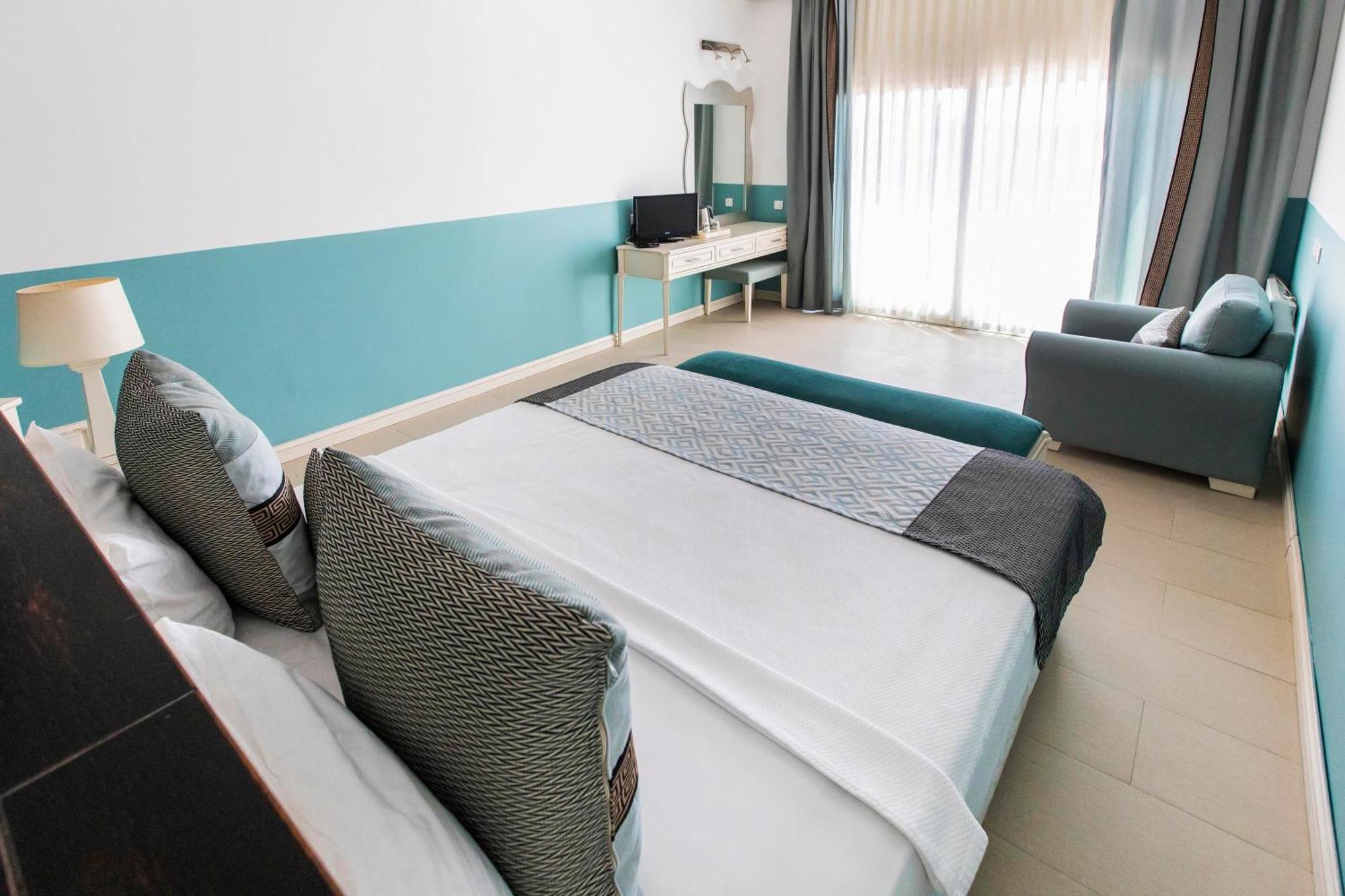 Otel Manastir &