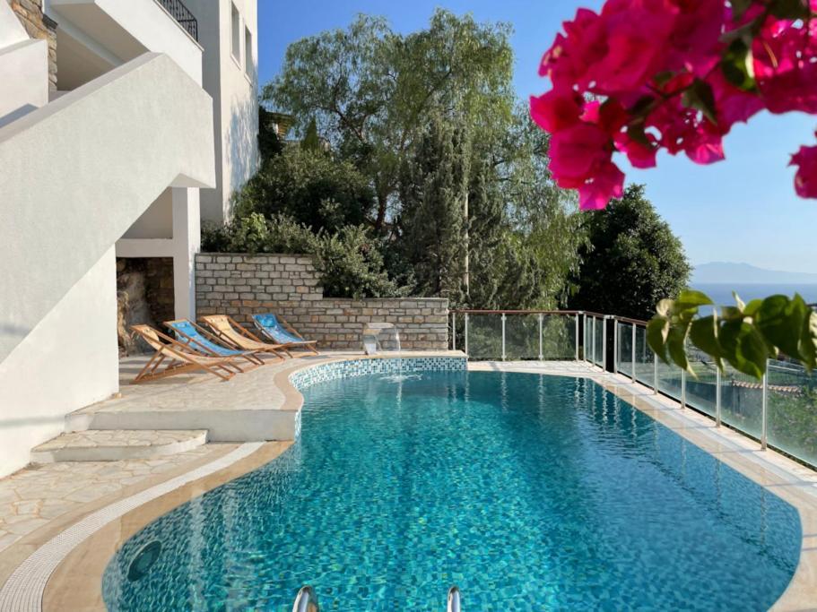 Villa Private 5-bedroom With Pool And Sea View In