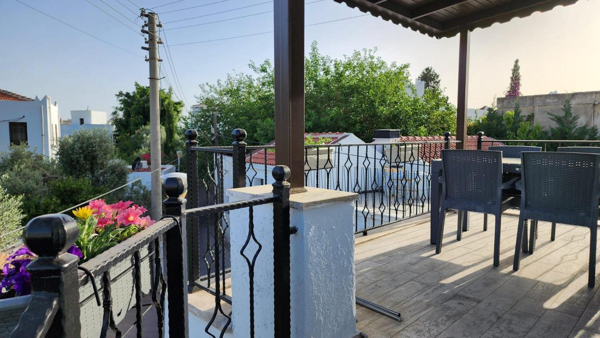 Apartment Alpi Daphne House - Quite, Close To The Sea And Bodrum