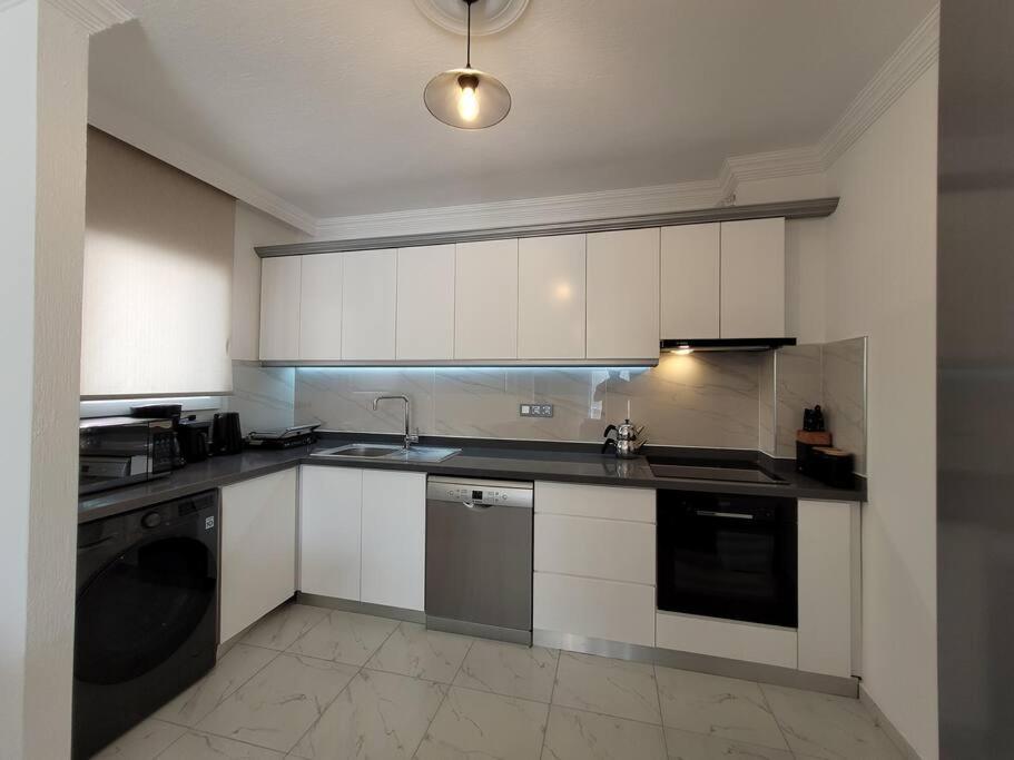 Brand New 2 Bedroom Modern Flat In Center 2 Apartment