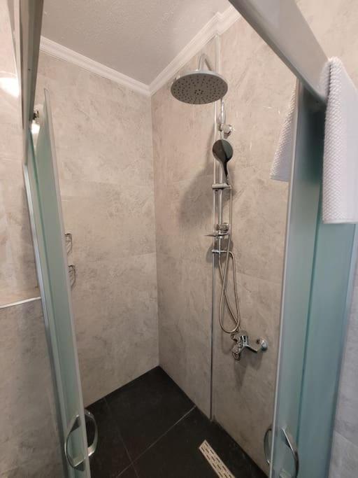 Brand New 2 Bedroom Modern Flat In Center 2