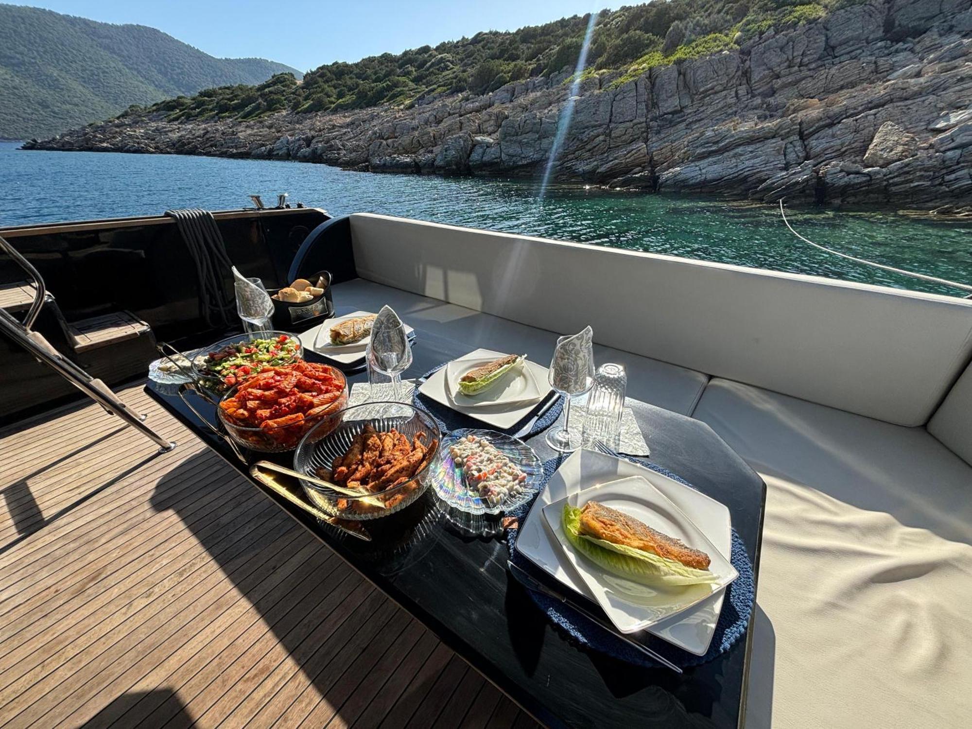 Botel Halal Vacation