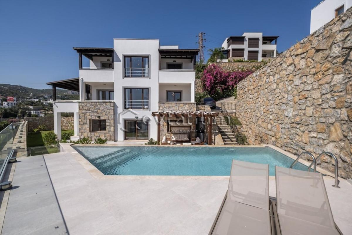 Villa Castle By Evtatilim *
