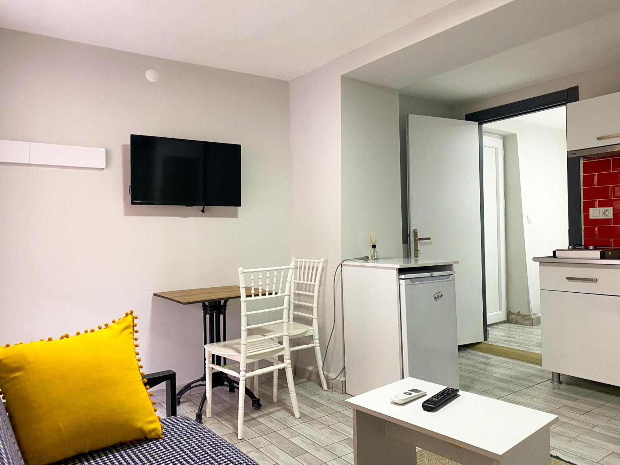Apart Otel Izan Bakis *