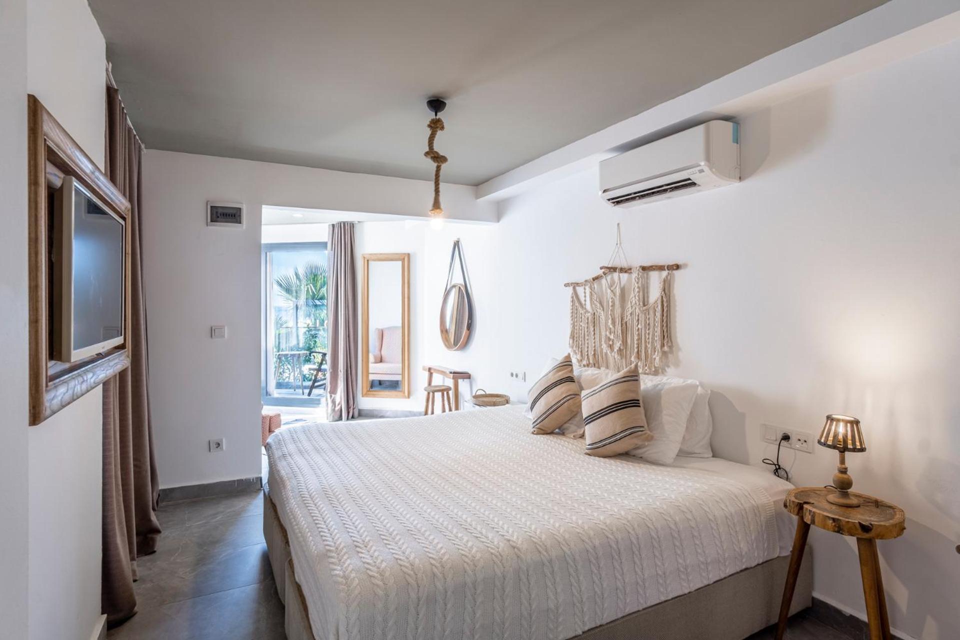 La Local House & Bodrum