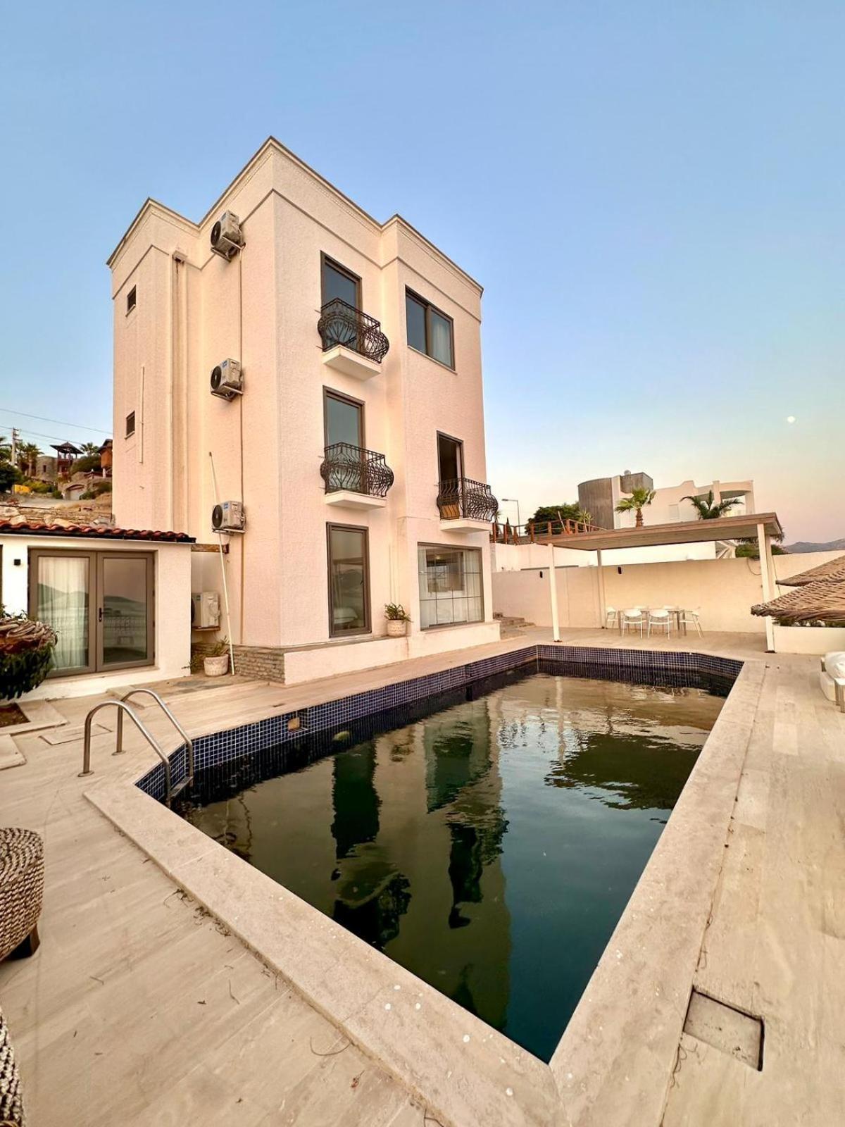 Unique House In Yalikavak With Private