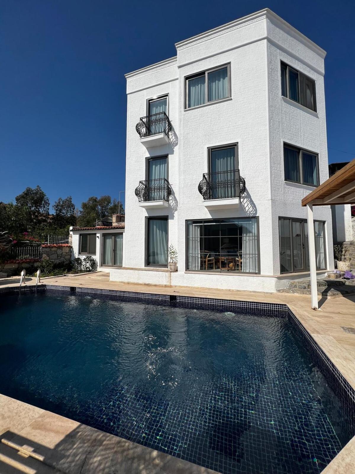 Unique House In Yalikavak With Private Bodrum