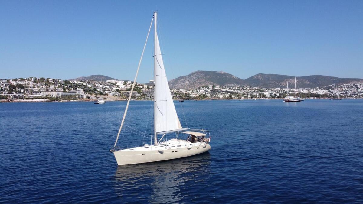 Botel Sailboat In *