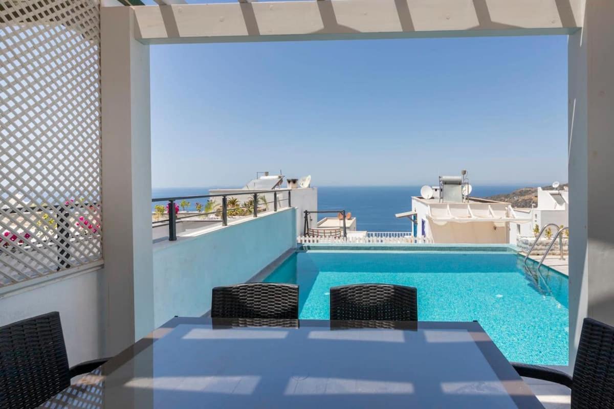 3br-villa With Private Pool, Bbq, Sea View-bodrum Yalikavak Villa *