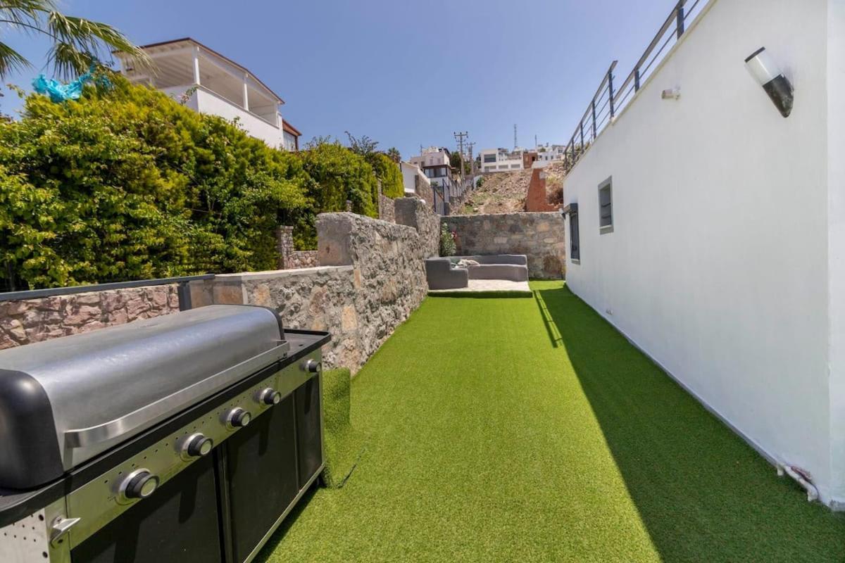 3br-villa With Private Pool, Bbq, Sea View-bodrum Yalikavak Villa *