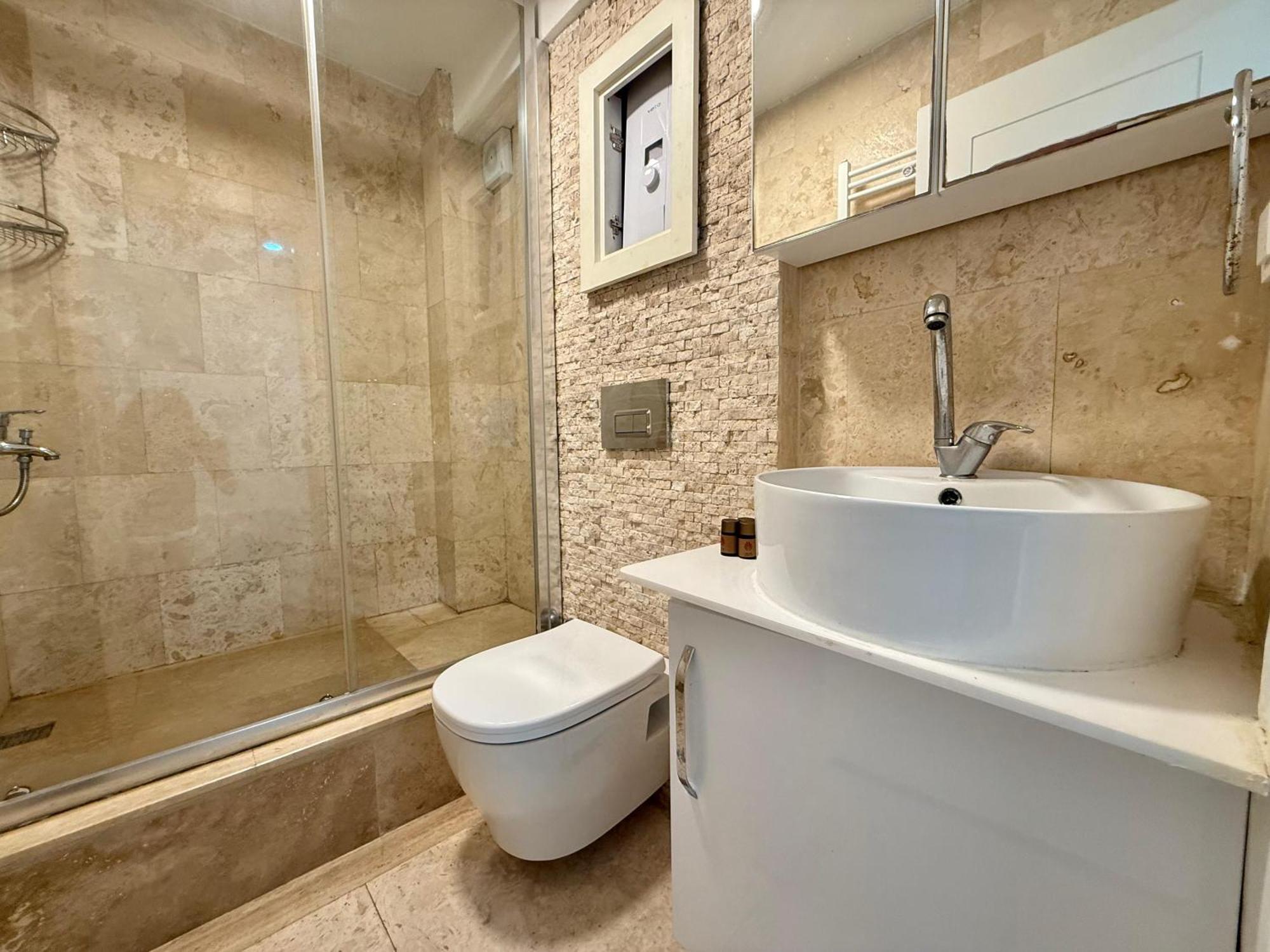 Merkezde Denize Sifir Plajli Ev * Bodrum