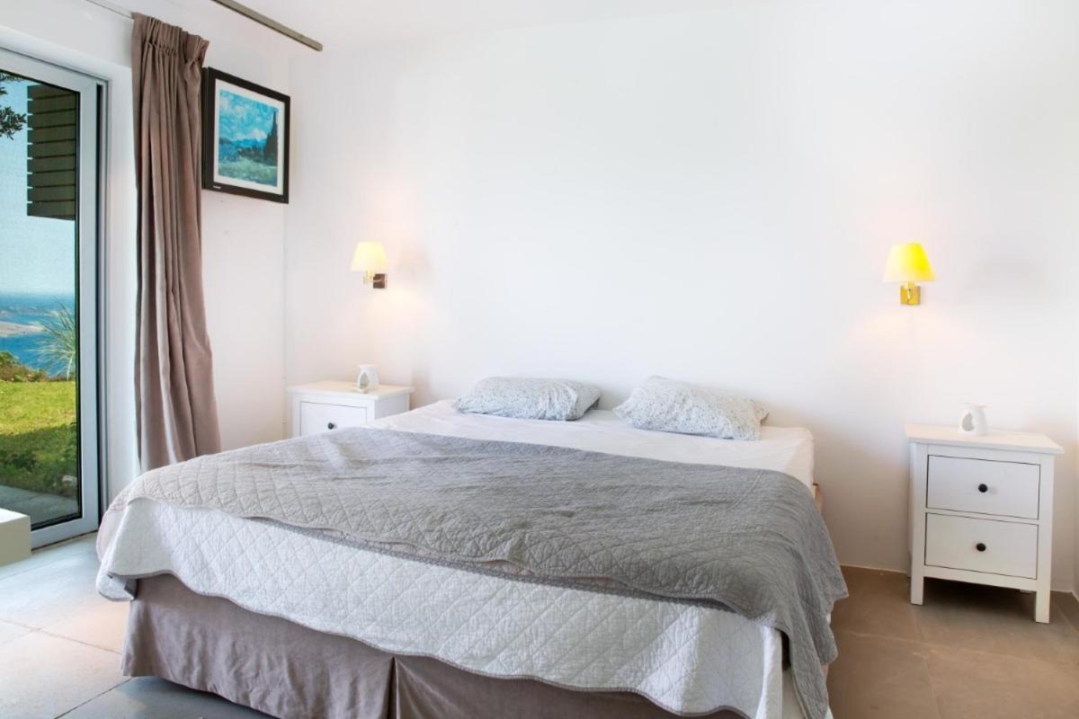 Stunning Sea View & Private Garden In Villa