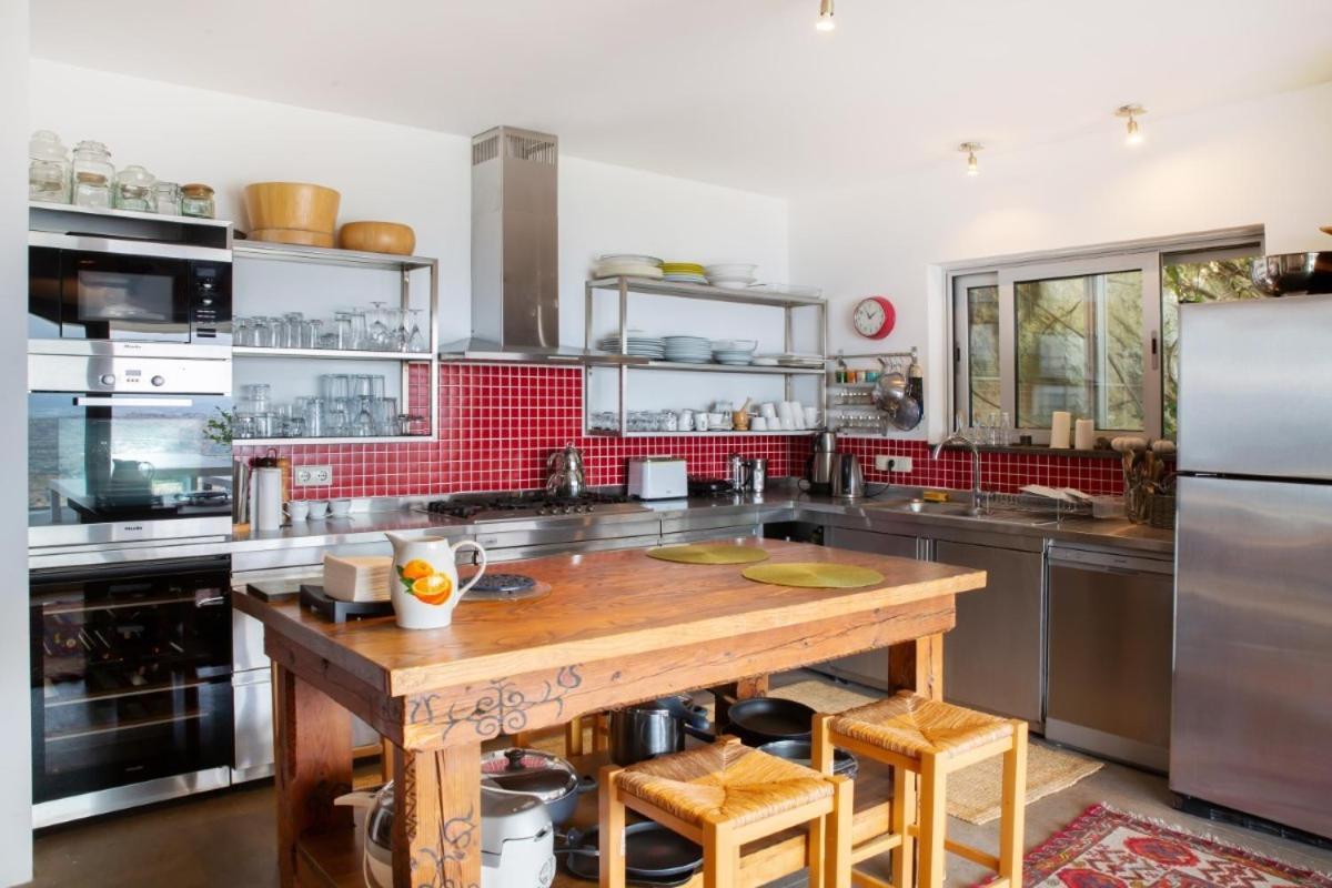 Stunning Sea View & Private Garden In *