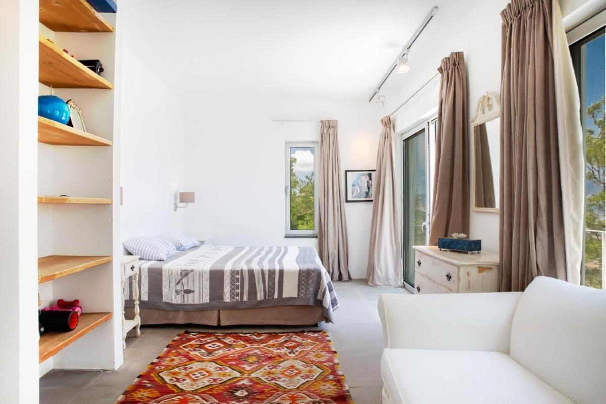 Villa Stunning Sea View & Private Garden In
