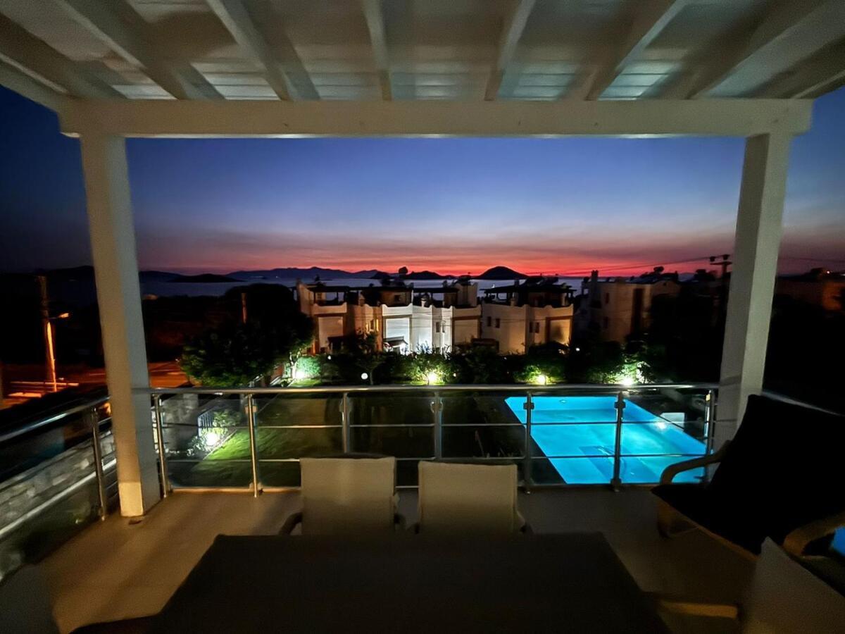 2-storey With Pool In Villa