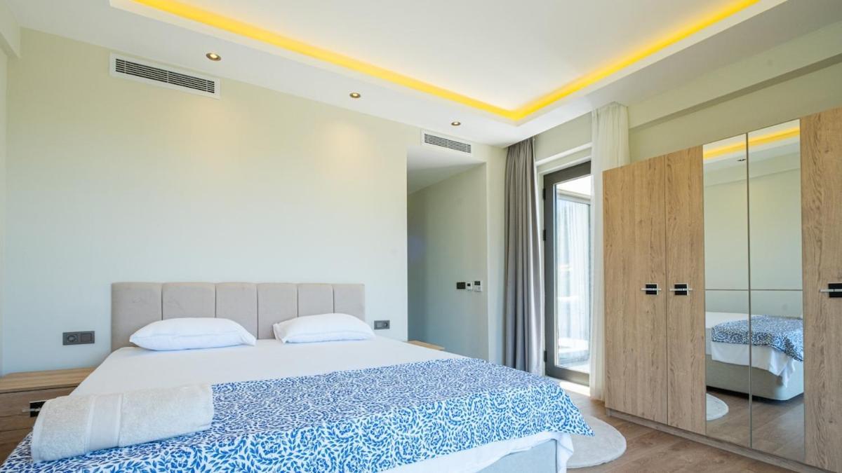 En Pier Private Pool Villa *