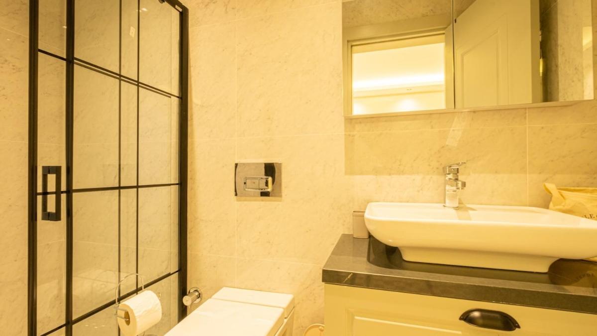 En Pier Private Pool Villa *