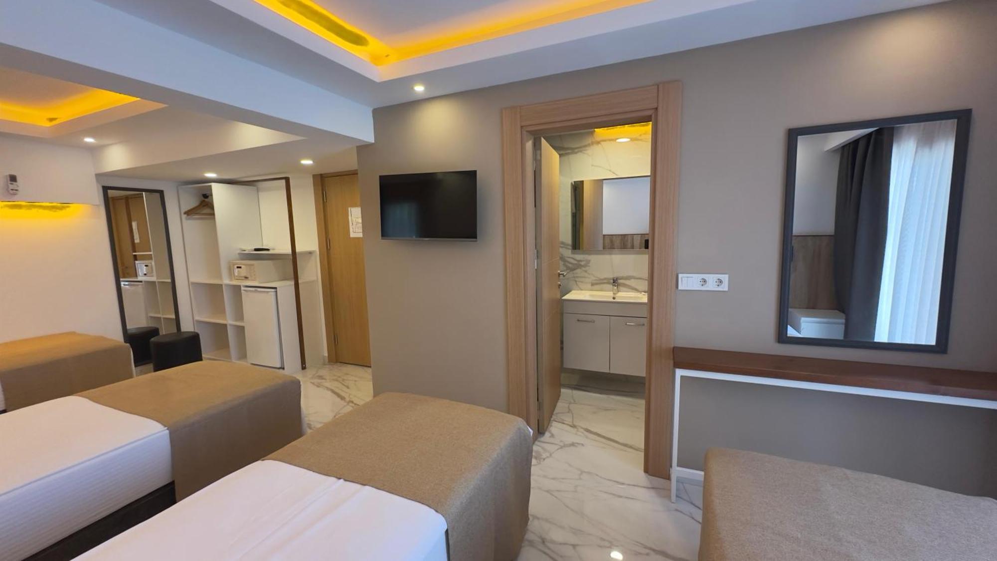 Loca Centre Otel *