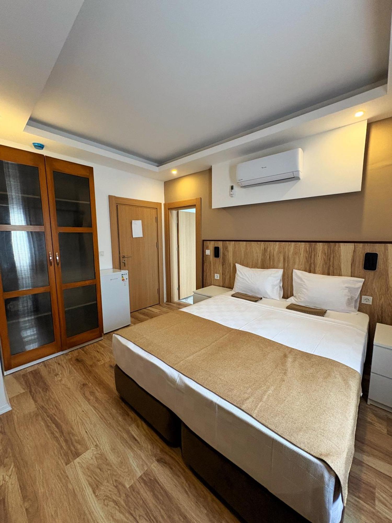Loca Centre Otel *