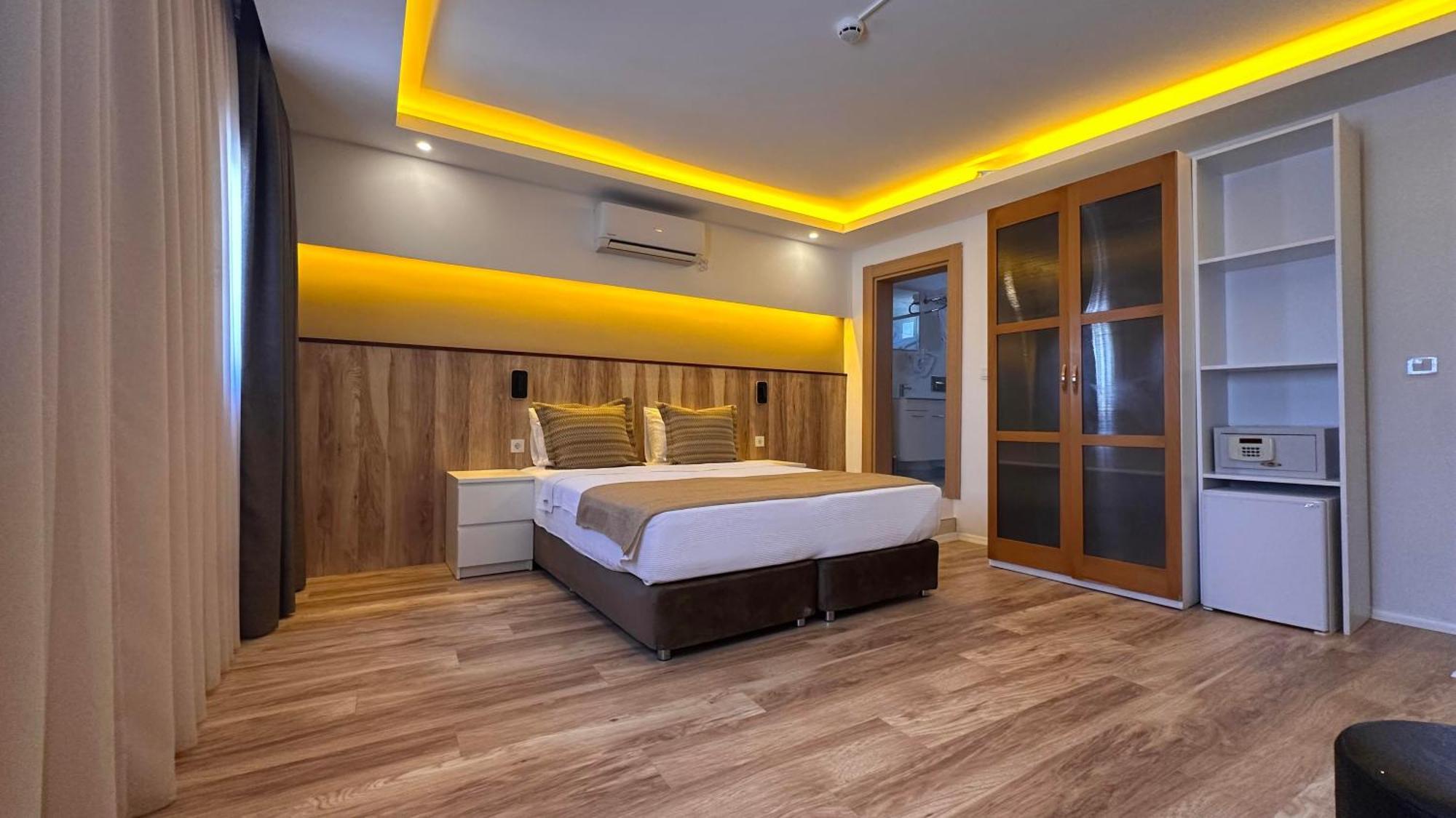 Loca Centre Otel *