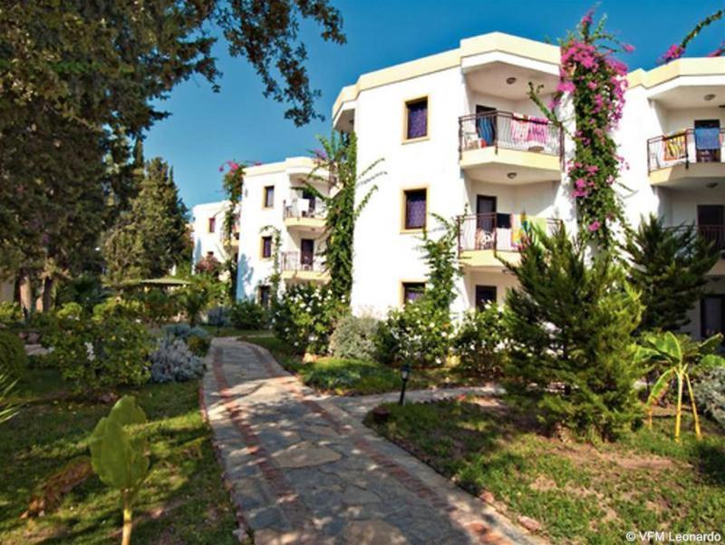 Club La Luna Hotel 4*