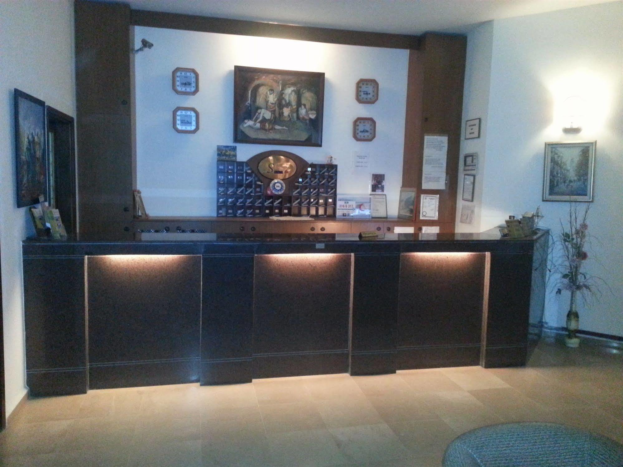 Salinas 3*