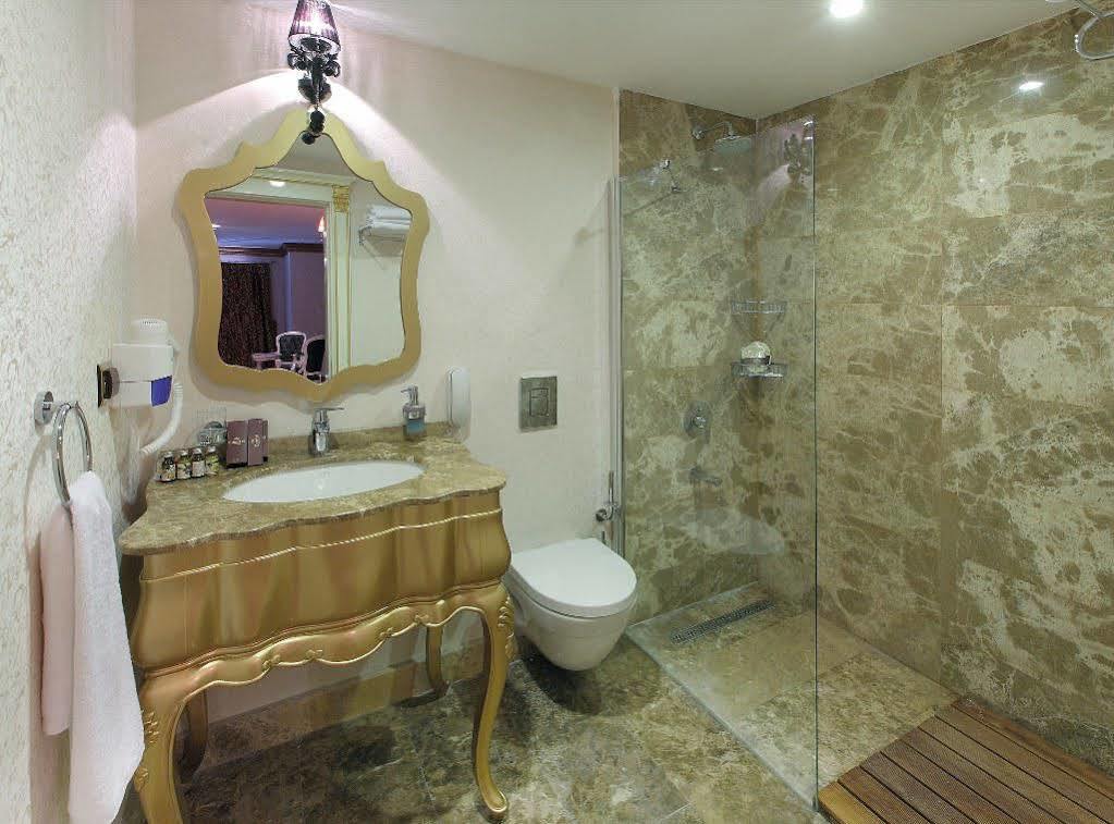 Camelot Boutique (adults Only)