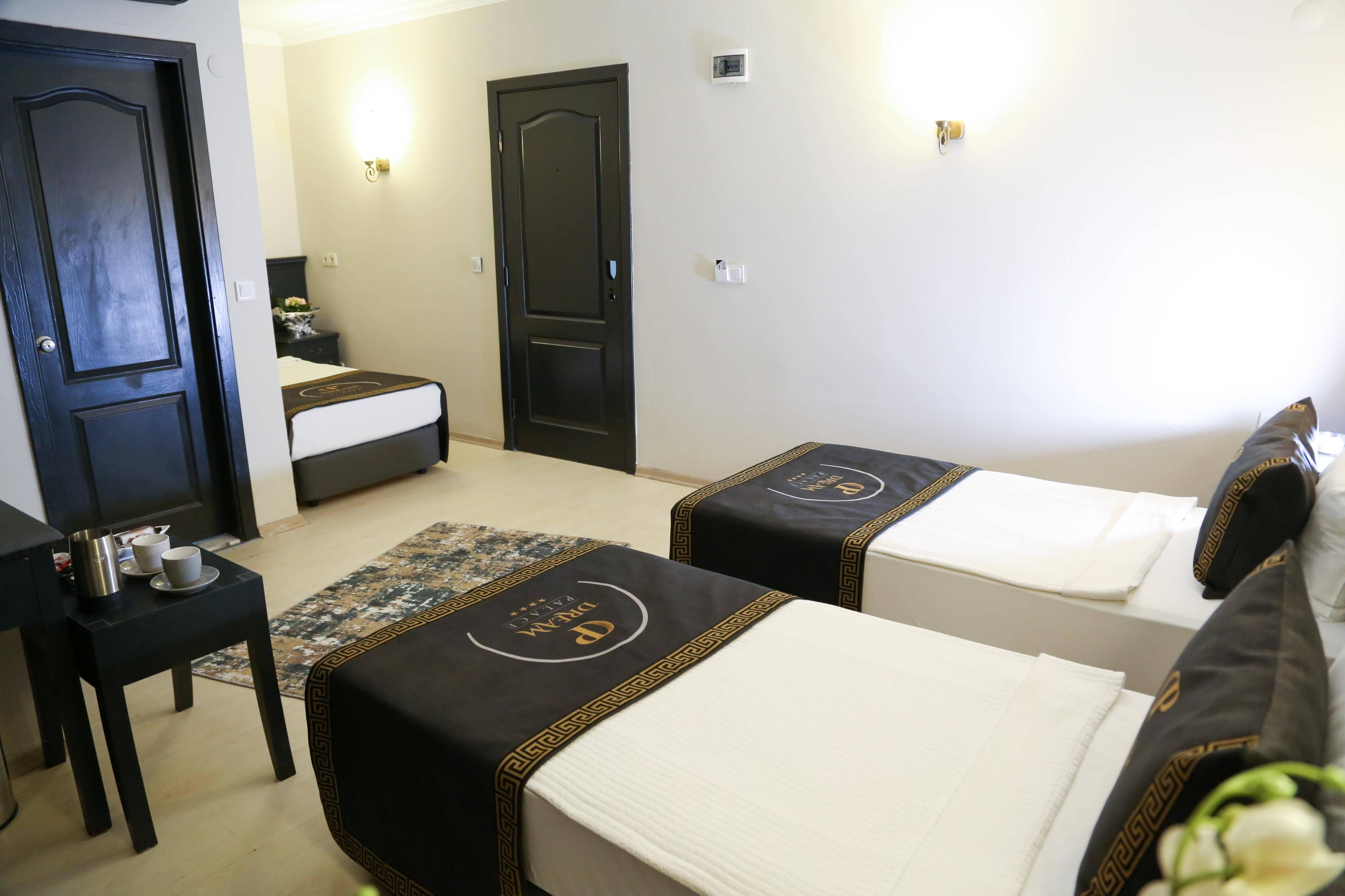 Hotel Dream Palace 3*
