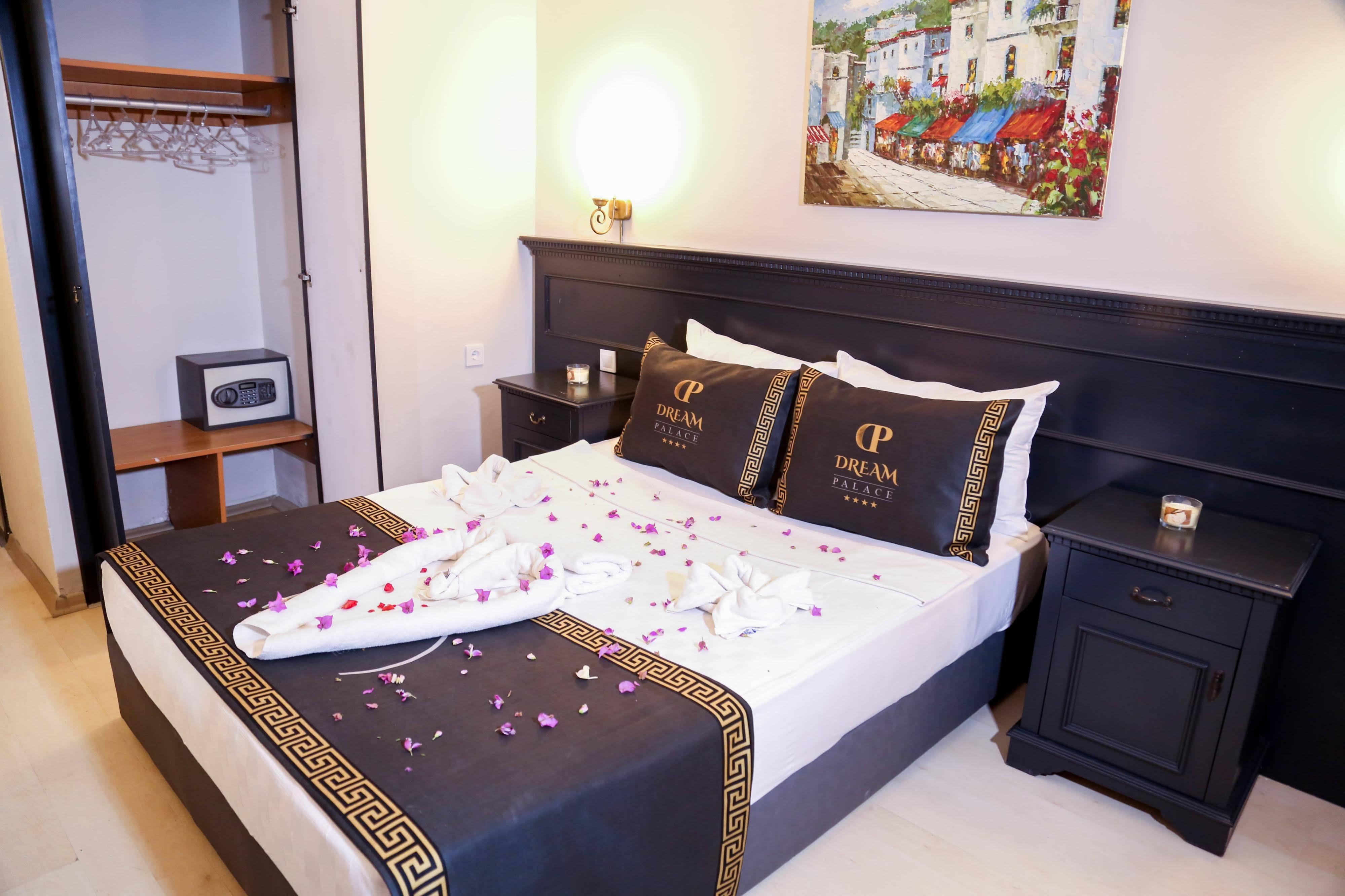 Hotel Dream Palace 3*