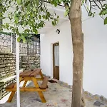 Cozy And Central Apartment With Shared Pool Near Beach In Bodrum