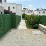Bodrum Guemuesluekte Havuzlu-Bahceli-3 Yatak Odali Muestakil Villa