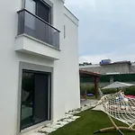 Bodrum Guemuesluekte Havuzlu-Bahceli-3 Yatak Odali Muestakil Villa