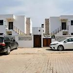 Brand New 2 Bedroom Top Floor Flat With Pool A2