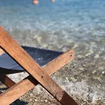 Surfer Caravan Gastro Pub Suites- Adults Only