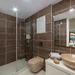La Local Beach House & Villa