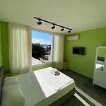 Xo Hostels Bjv