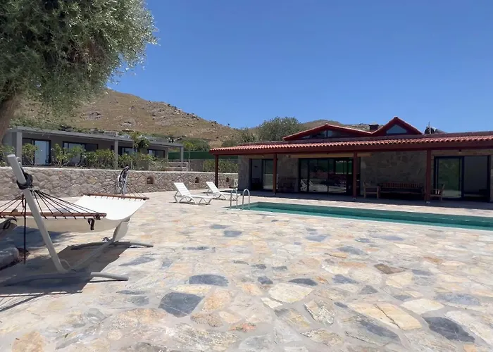Guemuesluek Uemit Villa