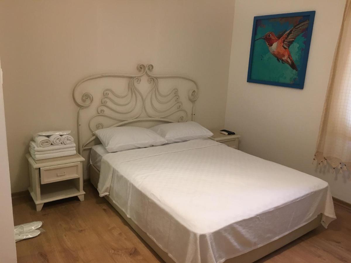 Sade Otel